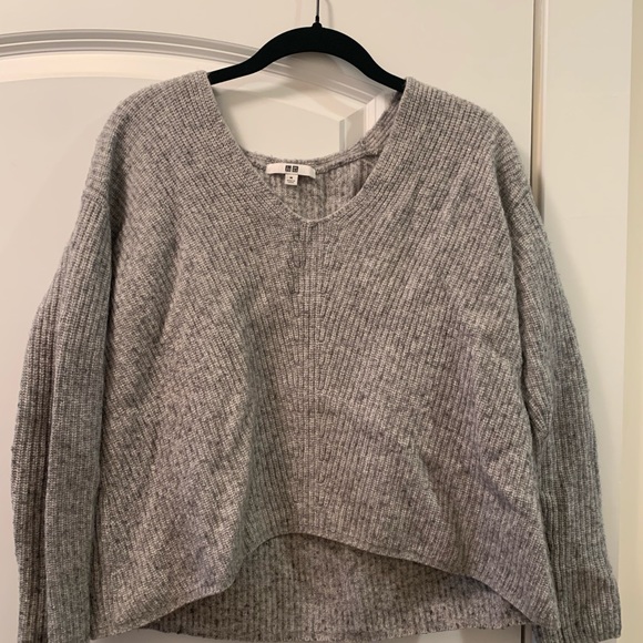 Uniqlo Sweater - Picture 3 of 5